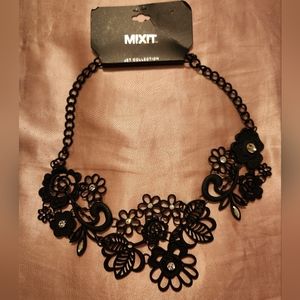 Nwt statement necklace